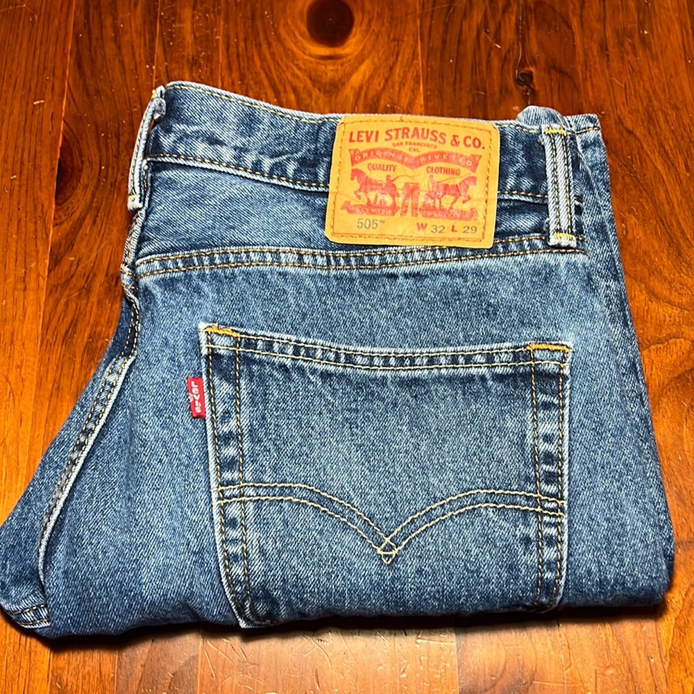 Levi Strauss & Co. Mens 505 Denim Jeans medium blue.